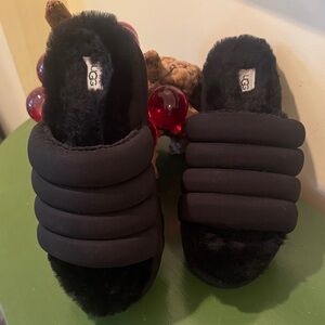UGG black Maxi Slide Sandals